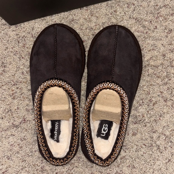 Madhappy Ugg Tasman Slippers - Picture 2 of 4